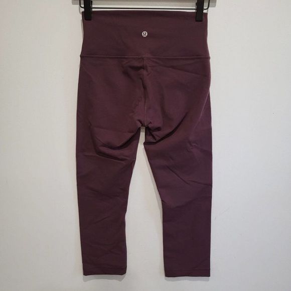Lululemon Pants - Lululemon Women’s Size 6 Burgundy Cropped Wunder Under Leggings